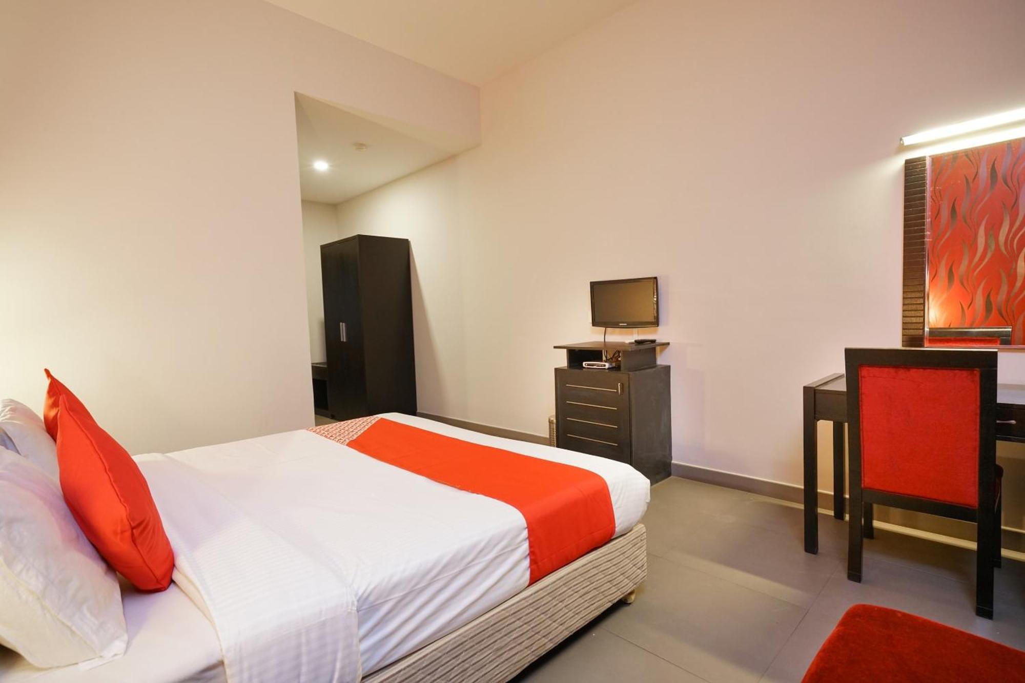 Super Townhouse Mookkannoor Tourist Home Angamaly Zewnętrze zdjęcie
