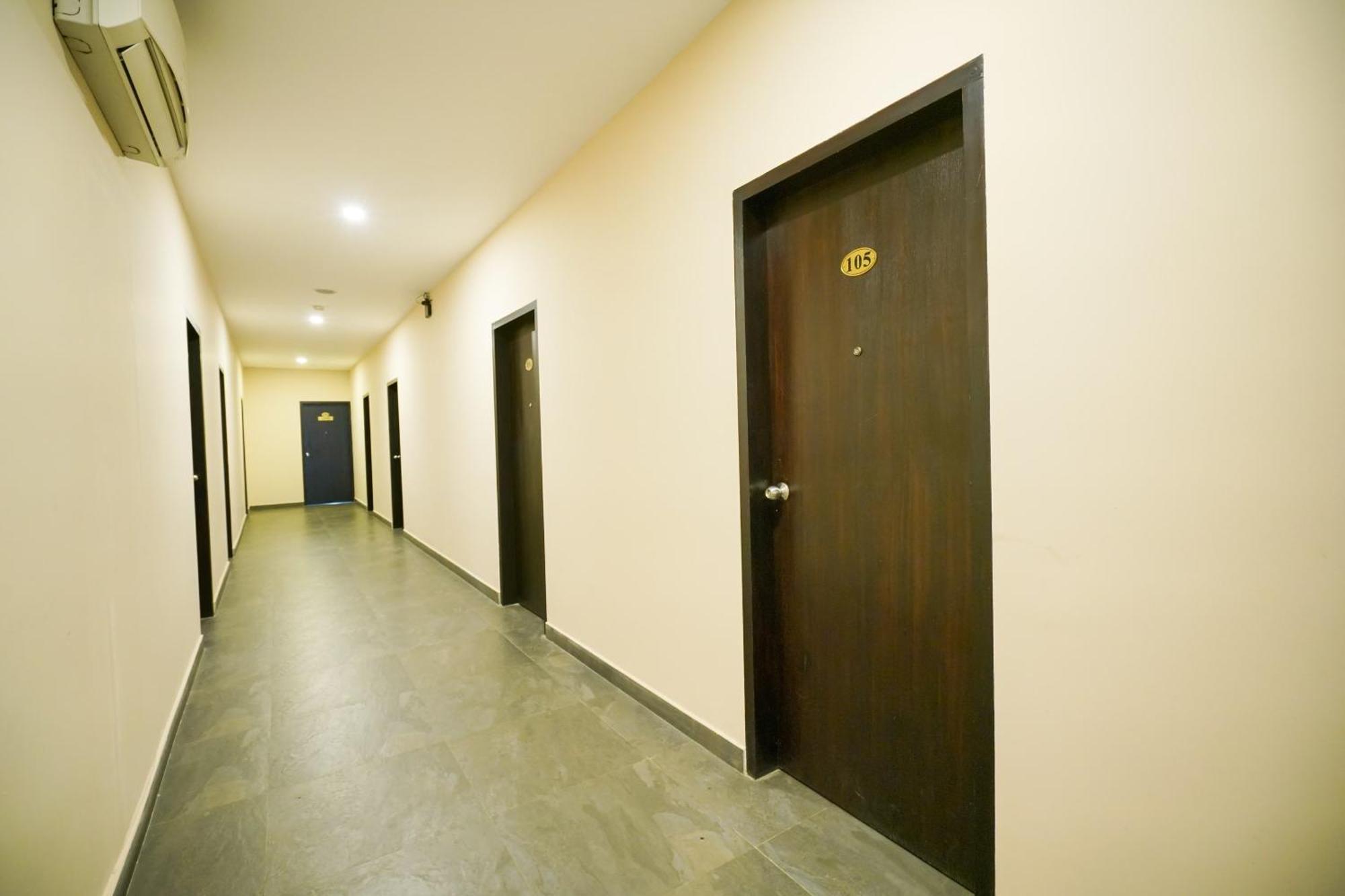 Super Townhouse Mookkannoor Tourist Home Angamaly Zewnętrze zdjęcie