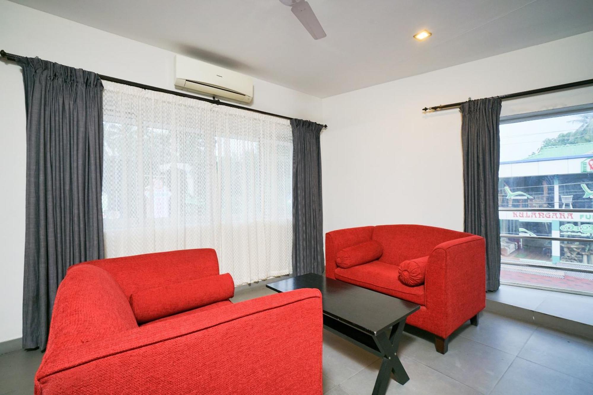 Super Townhouse Mookkannoor Tourist Home Angamaly Zewnętrze zdjęcie